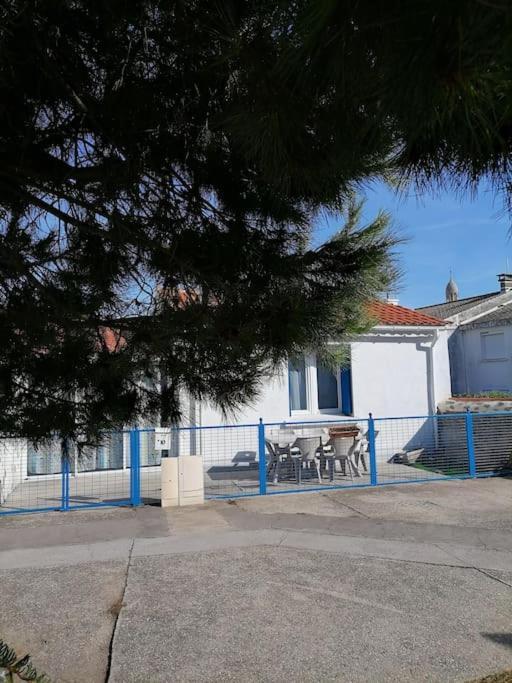 Maison De Pecheur Cour Privee En Centre Ville Сен-Жиль-Круа-де-Ви Экстерьер фото